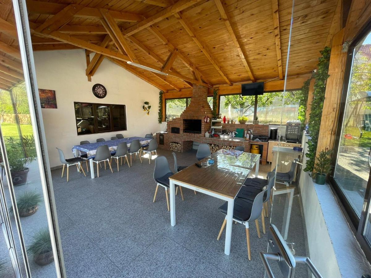 Pensiunea Prestige House Curtea de Argeş Exterior foto