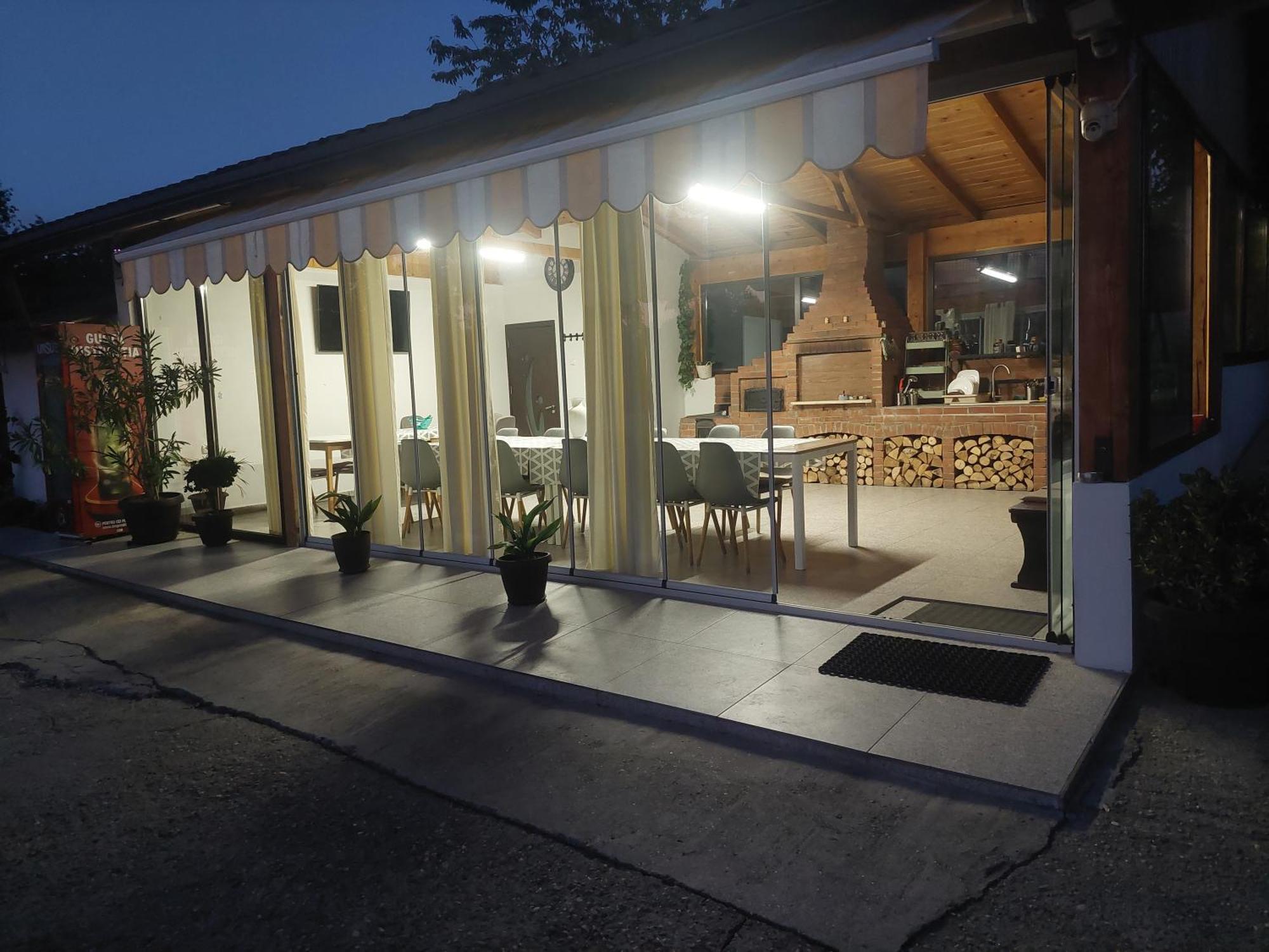 Pensiunea Prestige House Curtea de Argeş Exterior foto