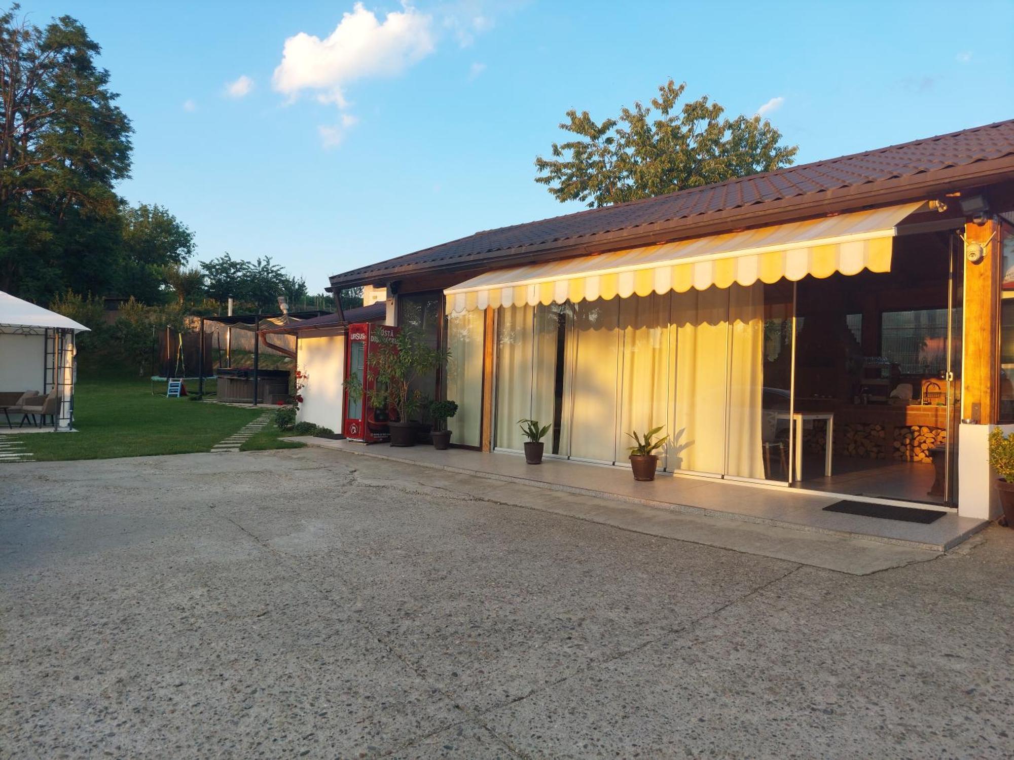 Pensiunea Prestige House Curtea de Argeş Exterior foto